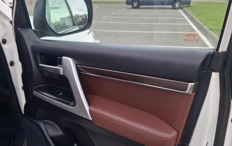 Toyota Land Cruiser 200, 2016 год, 4 700 000 рублей, 14 фотография