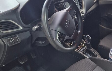 Hyundai Solaris II рестайлинг, 2017 год, 980 000 рублей, 5 фотография