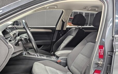 Volkswagen Passat B8 рестайлинг, 2019 год, 2 250 000 рублей, 13 фотография