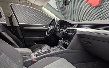 Volkswagen Passat B8 рестайлинг, 2019 год, 2 250 000 рублей, 36 фотография