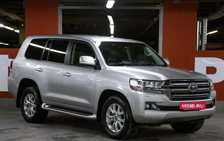 Toyota Land Cruiser 200, 2015 год, 4 998 000 рублей, 3 фотография