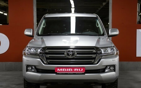 Toyota Land Cruiser 200, 2015 год, 4 998 000 рублей, 2 фотография