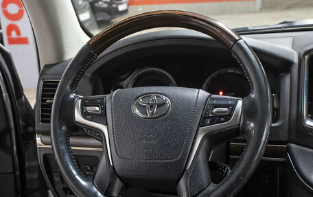 Toyota Land Cruiser 200, 2015 год, 4 998 000 рублей, 17 фотография