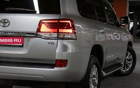 Toyota Land Cruiser 200, 2015 год, 4 998 000 рублей, 24 фотография