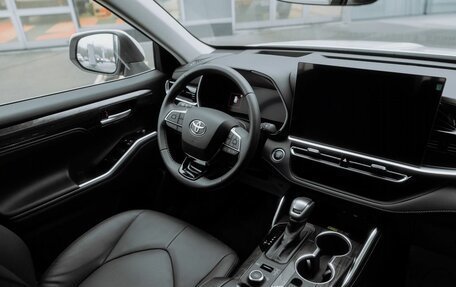 Toyota Highlander, 2025 год, 6 490 000 рублей, 25 фотография