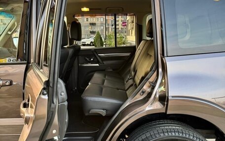 Mitsubishi Pajero IV, 2014 год, 3 650 000 рублей, 14 фотография