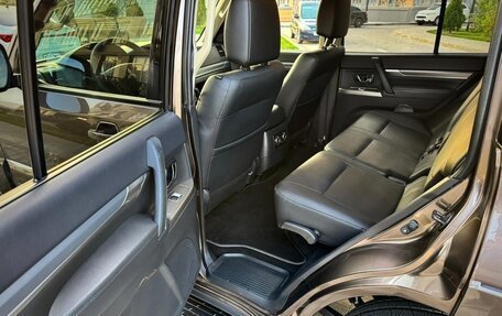 Mitsubishi Pajero IV, 2014 год, 3 650 000 рублей, 19 фотография