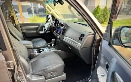 Mitsubishi Pajero IV, 2014 год, 3 650 000 рублей, 26 фотография