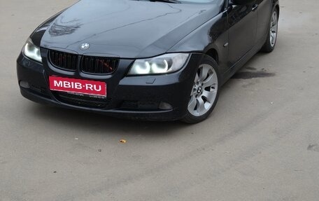 BMW 3 серия, 2006 год, 700 000 рублей, 1 фотография