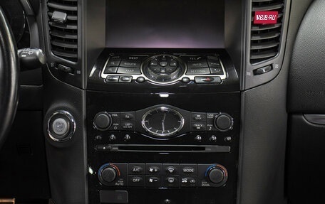 Infiniti QX70, 2013 год, 1 998 000 рублей, 15 фотография