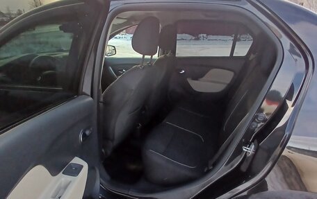 Renault Logan II, 2018 год, 800 000 рублей, 13 фотография