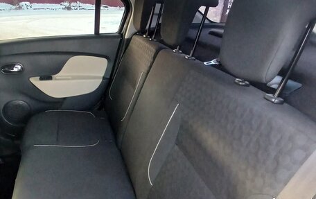 Renault Logan II, 2018 год, 800 000 рублей, 14 фотография