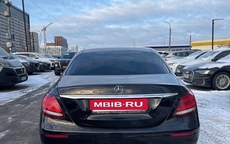 Mercedes-Benz E-Класс, 2019 год, 3 150 000 рублей, 3 фотография