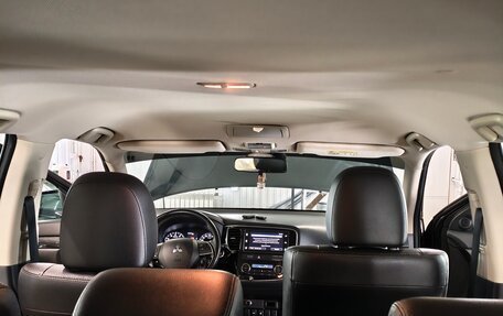 Mitsubishi Outlander III рестайлинг 3, 2018 год, 2 450 000 рублей, 6 фотография