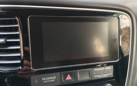 Mitsubishi Outlander III рестайлинг 3, 2018 год, 2 450 000 рублей, 21 фотография