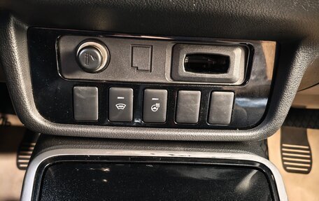 Mitsubishi Outlander III рестайлинг 3, 2018 год, 2 450 000 рублей, 23 фотография