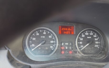 Renault Logan I, 2013 год, 280 000 рублей, 13 фотография