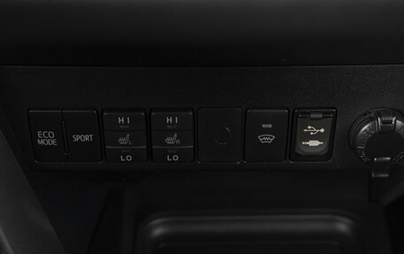 Toyota RAV4, 2019 год, 2 999 000 рублей, 23 фотография