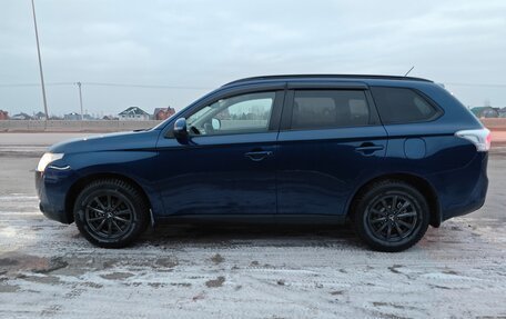 Mitsubishi Outlander III рестайлинг 3, 2013 год, 1 327 000 рублей, 6 фотография