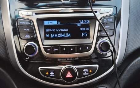 Hyundai Solaris II рестайлинг, 2015 год, 950 000 рублей, 11 фотография