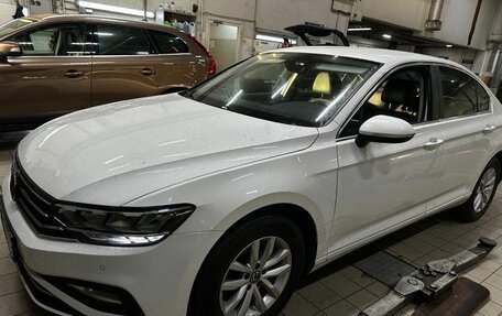 Volkswagen Passat B8 рестайлинг, 2021 год, 2 320 000 рублей, 1 фотография