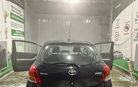 Toyota Yaris III рестайлинг, 2009 год, 440 000 рублей, 5 фотография