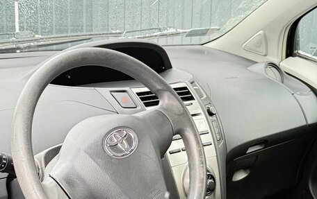 Toyota Yaris III рестайлинг, 2009 год, 440 000 рублей, 10 фотография