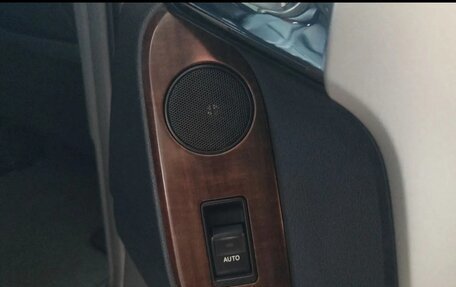 Toyota Land Cruiser Prado 150 рестайлинг 2, 2010 год, 3 100 000 рублей, 10 фотография