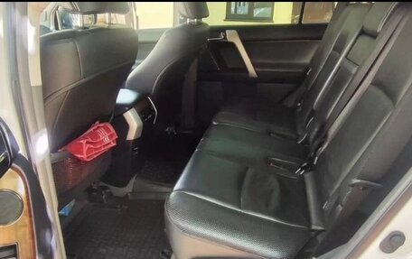 Toyota Land Cruiser Prado 150 рестайлинг 2, 2010 год, 3 100 000 рублей, 23 фотография