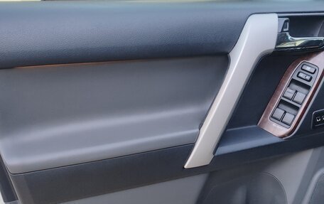 Toyota Land Cruiser Prado 150 рестайлинг 2, 2010 год, 3 100 000 рублей, 27 фотография