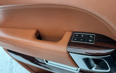 Land Rover Range Rover IV рестайлинг, 2014 год, 3 899 000 рублей, 8 фотография