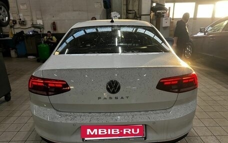 Volkswagen Passat B8 рестайлинг, 2021 год, 2 320 000 рублей, 2 фотография