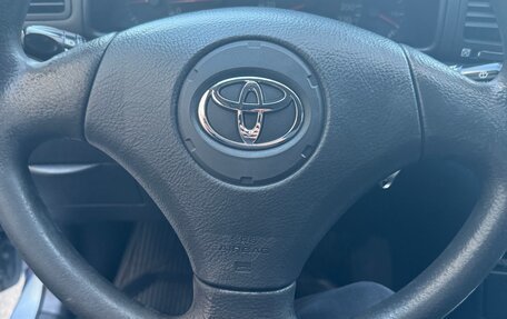 Toyota Corolla, 2003 год, 700 000 рублей, 13 фотография