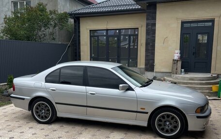 BMW 5 серия, 2002 год, 730 000 рублей, 2 фотография