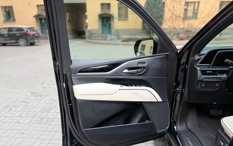 Cadillac Escalade V, 2021 год, 9 500 000 рублей, 10 фотография