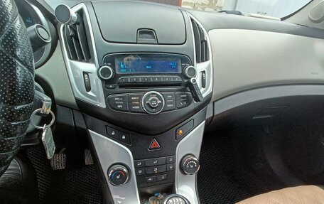 Chevrolet Cruze II, 2013 год, 700 000 рублей, 5 фотография