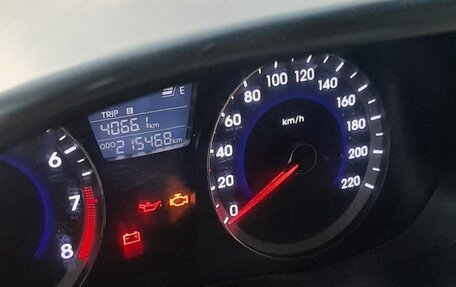 Hyundai Solaris II рестайлинг, 2011 год, 590 000 рублей, 4 фотография