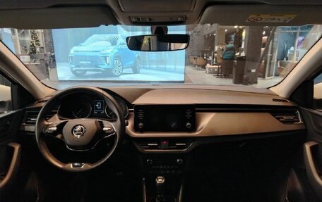 Skoda Rapid II, 2021 год, 1 569 000 рублей, 10 фотография