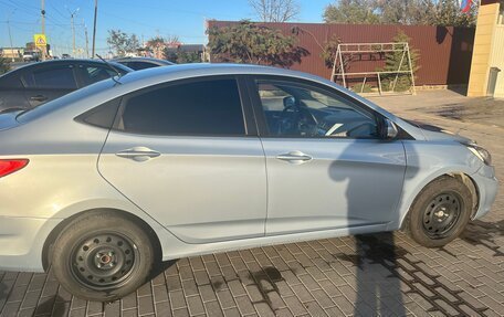 Hyundai Solaris II рестайлинг, 2011 год, 980 000 рублей, 7 фотография