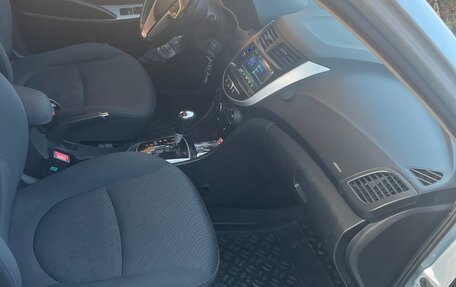 Hyundai Solaris II рестайлинг, 2011 год, 980 000 рублей, 9 фотография