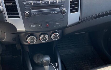 Mitsubishi Outlander III рестайлинг 3, 2010 год, 980 000 рублей, 11 фотография