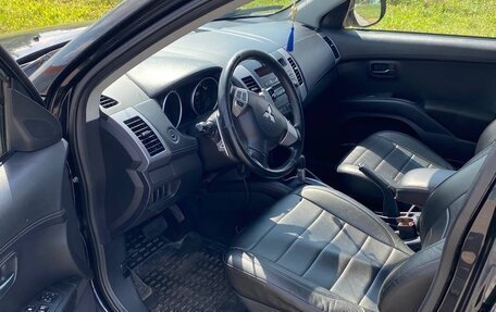 Mitsubishi Outlander III рестайлинг 3, 2010 год, 980 000 рублей, 13 фотография