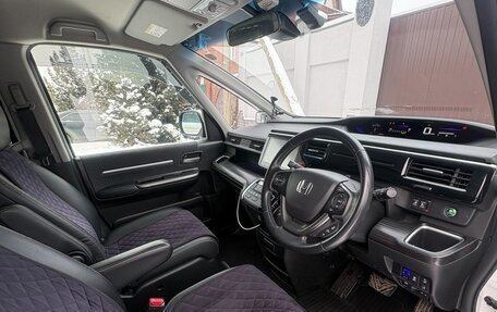 Honda Stepwgn IV, 2016 год, 2 340 000 рублей, 15 фотография