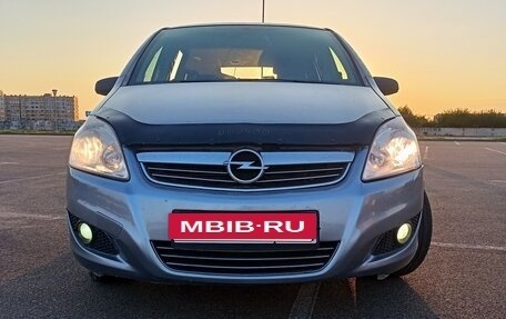 Opel Zafira B, 2008 год, 650 000 рублей, 26 фотография