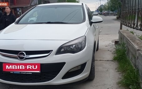 Opel Astra J, 2013 год, 900 000 рублей, 2 фотография