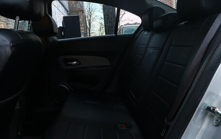 Chevrolet Cruze II, 2010 год, 597 000 рублей, 10 фотография