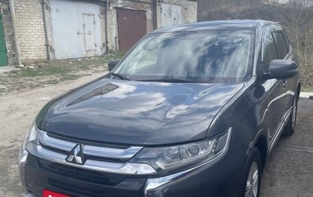 Mitsubishi Outlander III рестайлинг 3, 2017 год, 1 950 000 рублей, 1 фотография