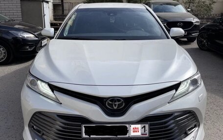 Toyota Camry, 2019 год, 3 380 000 рублей, 4 фотография