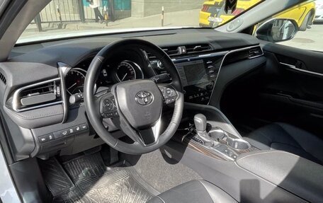 Toyota Camry, 2019 год, 3 380 000 рублей, 9 фотография