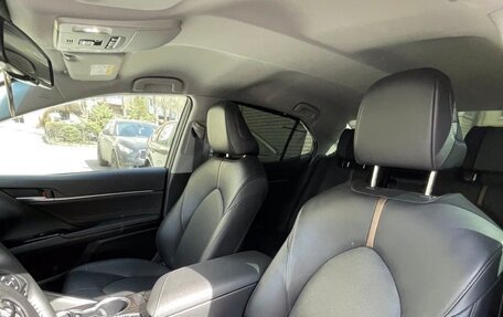 Toyota Camry, 2019 год, 3 380 000 рублей, 10 фотография